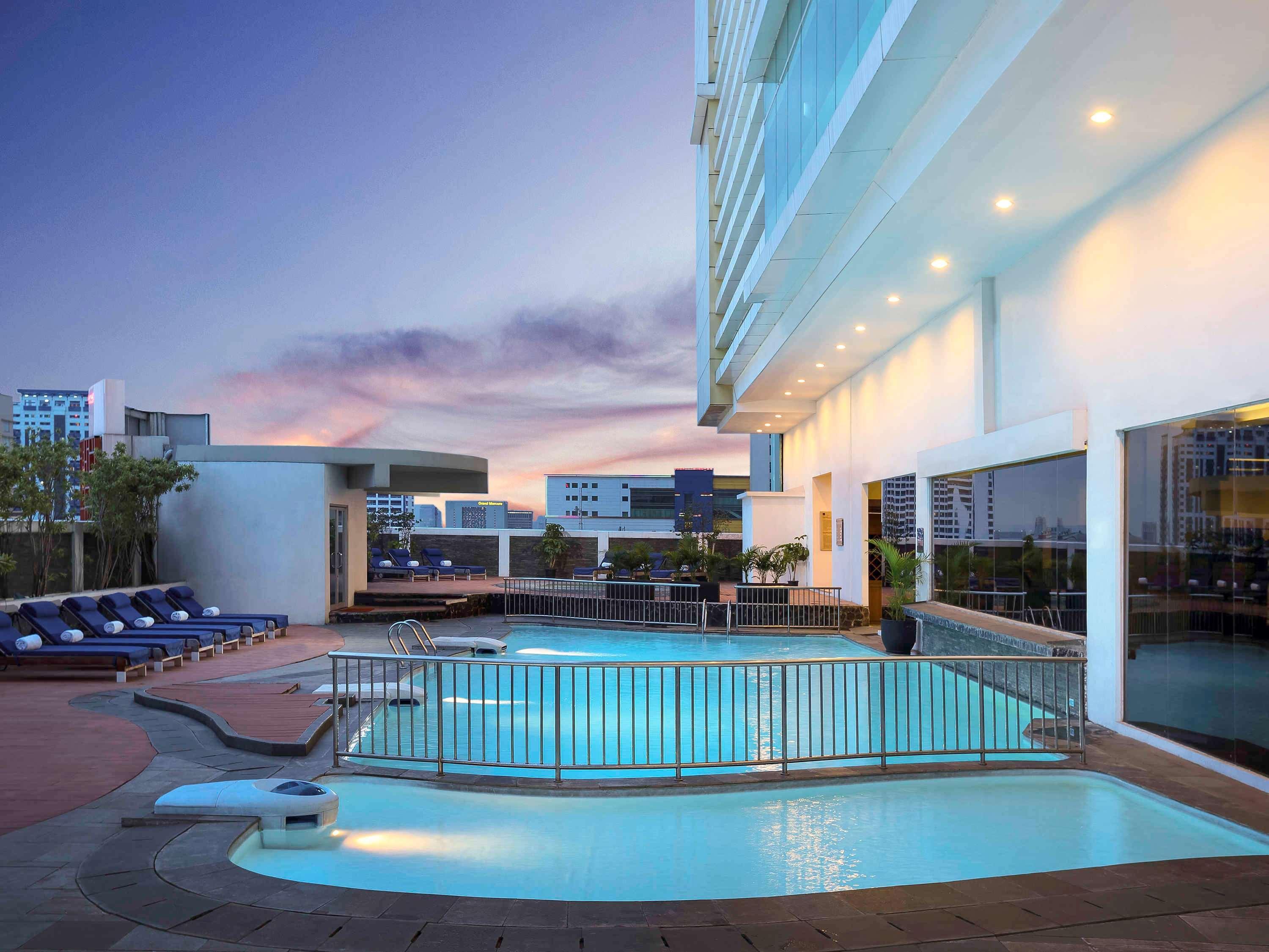 Novotel Jakarta Gajah Mada Εξωτερικό φωτογραφία