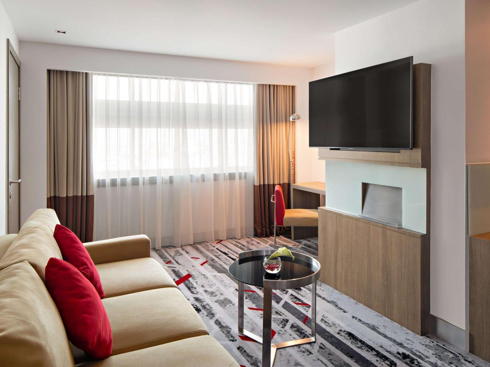 Novotel Jakarta Gajah Mada Εξωτερικό φωτογραφία