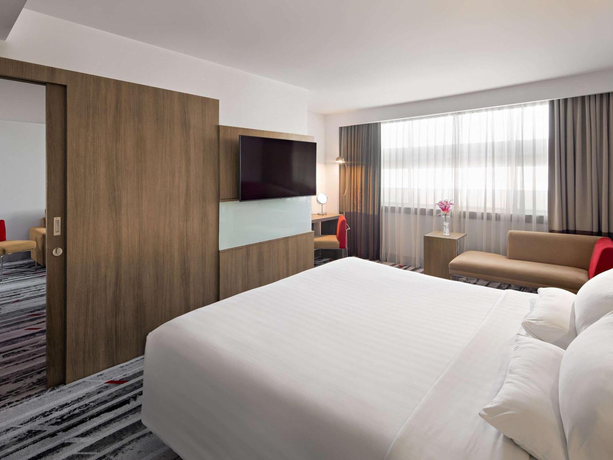 Novotel Jakarta Gajah Mada Εξωτερικό φωτογραφία