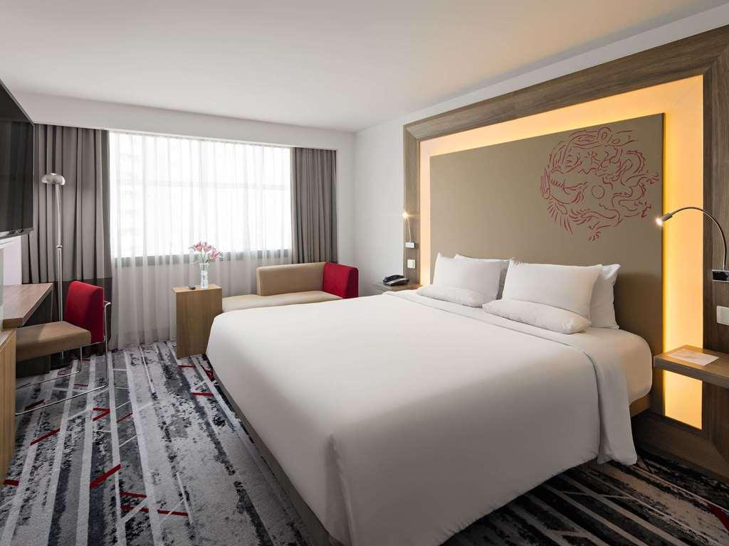 Novotel Jakarta Gajah Mada Δωμάτιο φωτογραφία