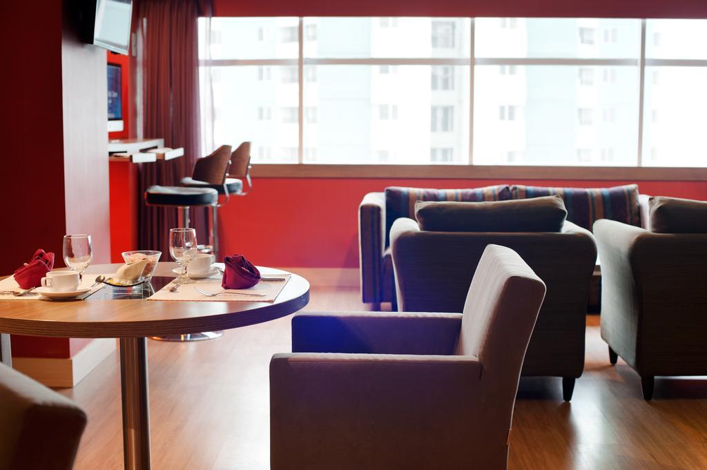 Novotel Jakarta Gajah Mada Εξωτερικό φωτογραφία