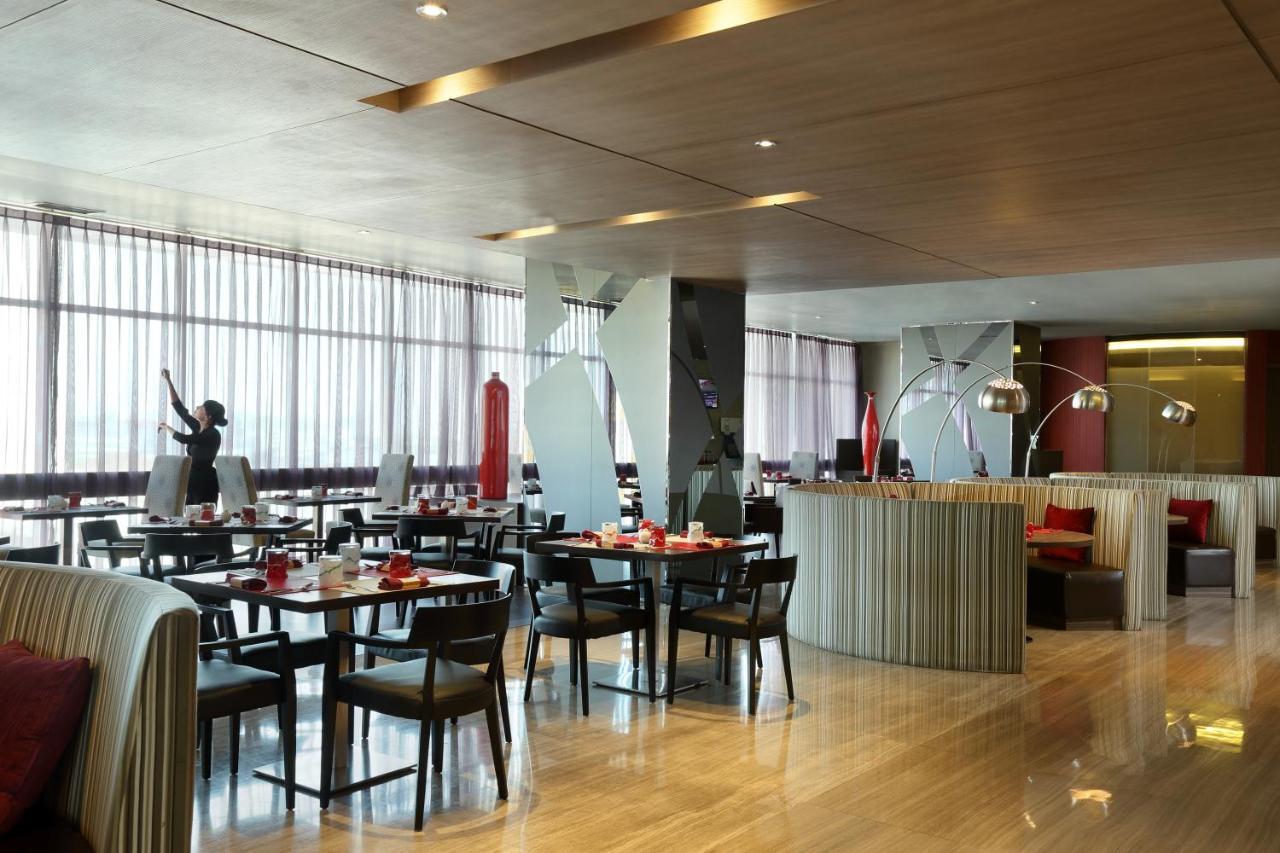 Novotel Jakarta Gajah Mada Εξωτερικό φωτογραφία