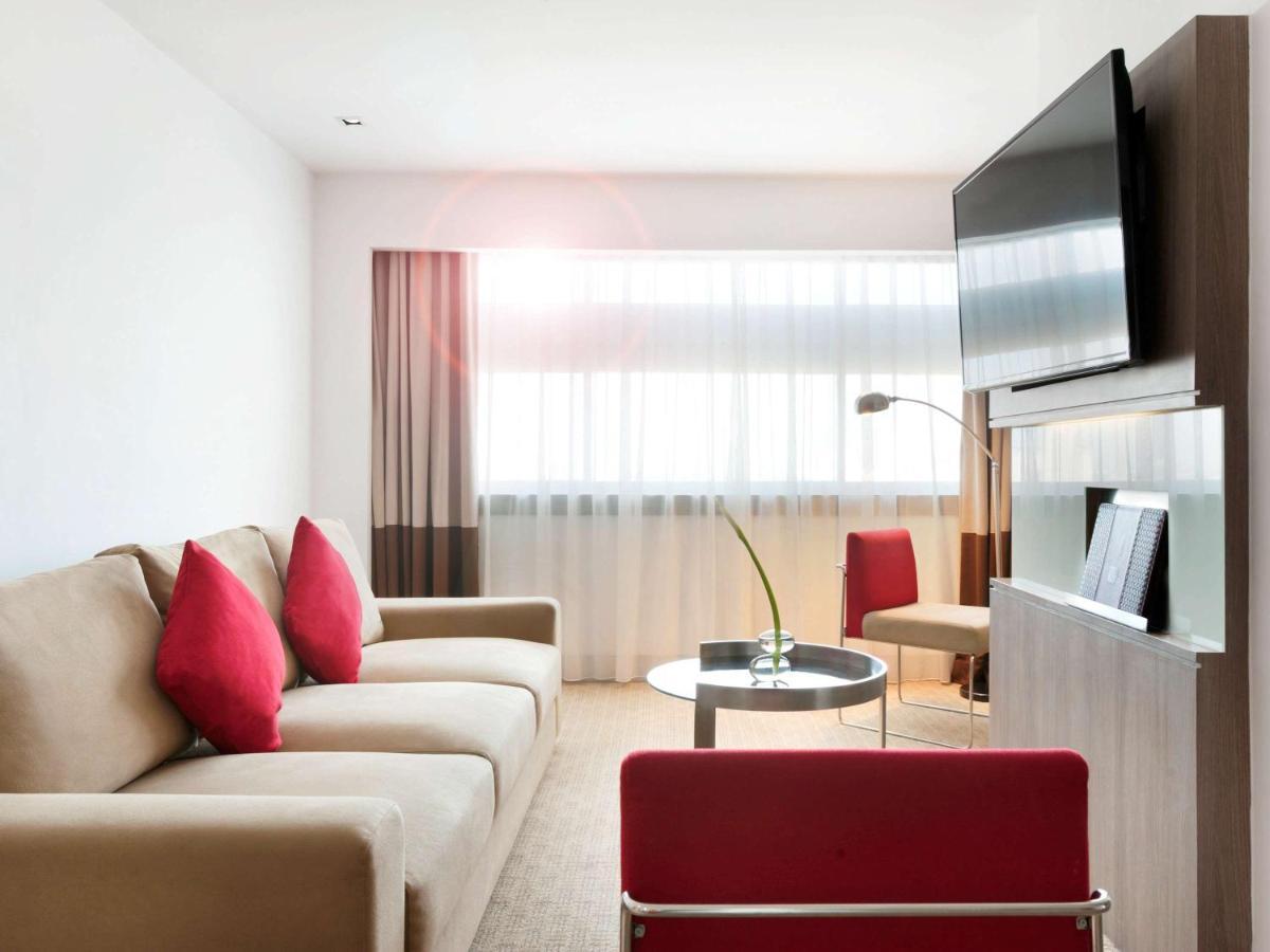 Novotel Jakarta Gajah Mada Εξωτερικό φωτογραφία